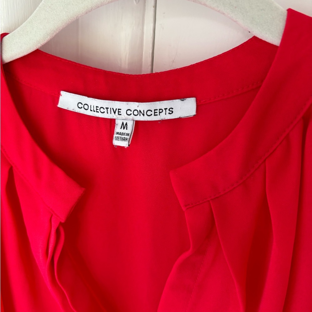Red sleeveless Collective Concepts button high-neck top - Picture 2 of 4
